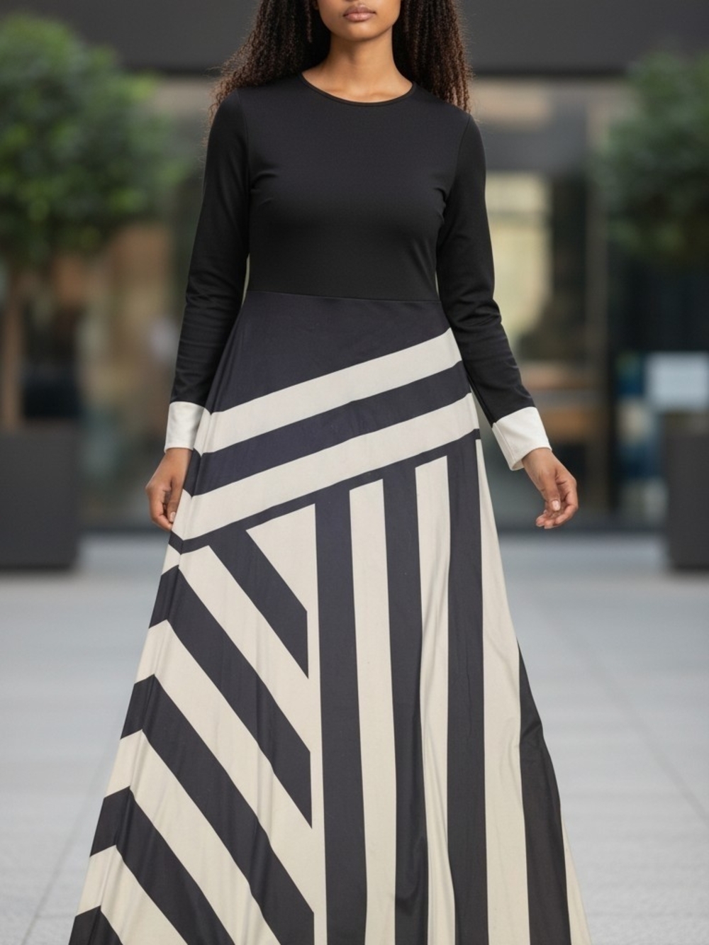 Elegant Black & Cream Maxi Skirt Dress